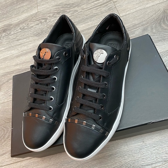 Versace Collection - Picture 2 of 5